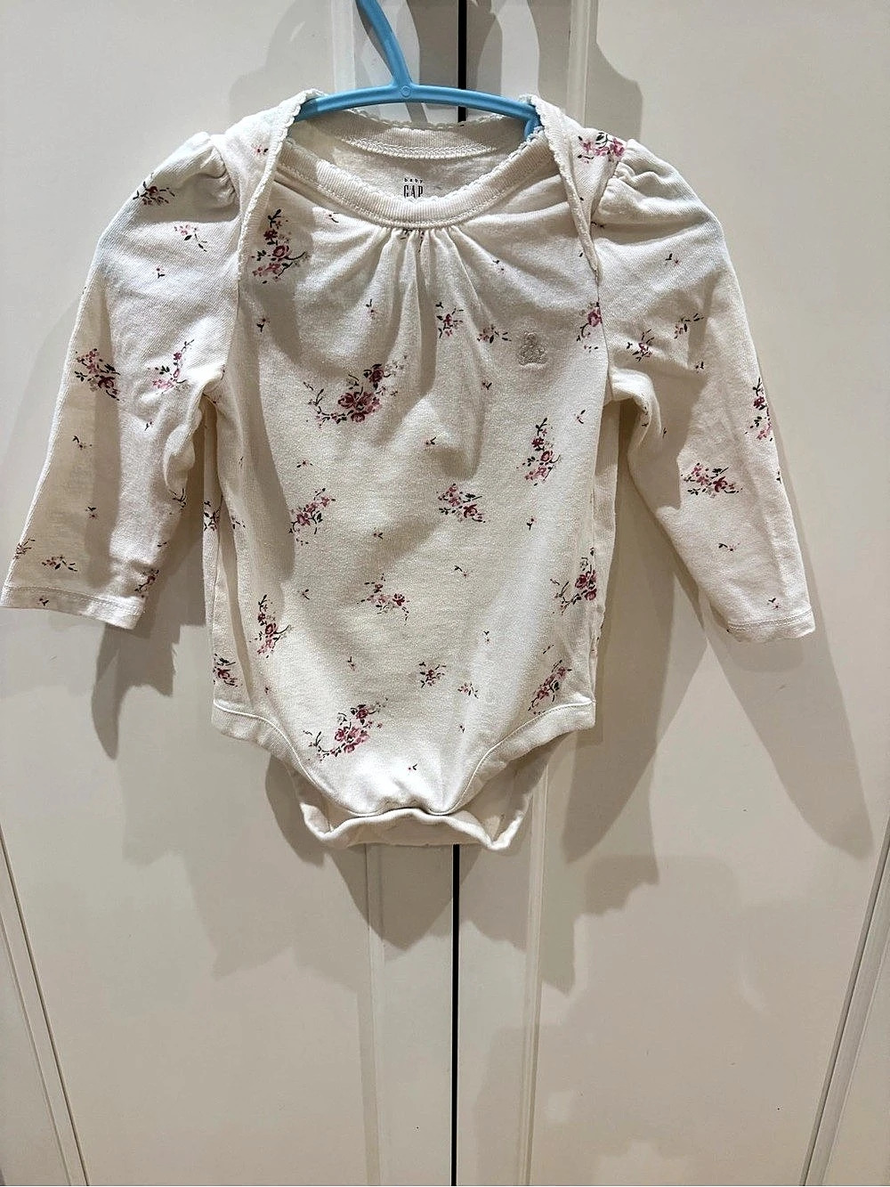 baby GAP Floral Print Long Sleeve Bodysuit White & Pink 6-12 Months